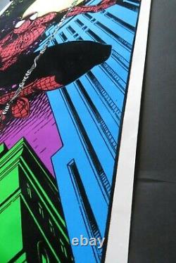 1996 VINTAGE SPIDER-MAN VELVET Blacklight Poster Marvel #403 RARE 23 x 35