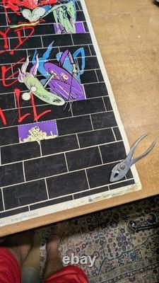 PINK FLOYD THE WALL Flocked Blacklight Poster 1994 Scorpio SCREAMIN HEADS #1652