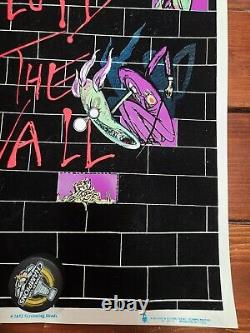 Pink Floyd VINTAGE The Wall Screamin Heads Black Light Poster 2001 Scorpio used