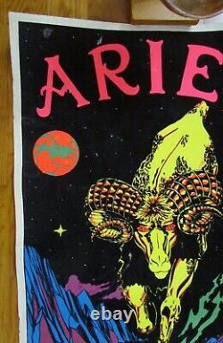RARE 1982 VTG Aries Flocked Zodiac Vaporwave Blacklight Astronomy Poster #1703