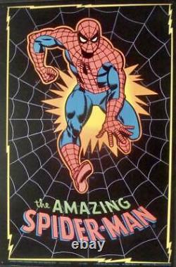 SPIDERMAN MARVEL Black light poster 1975 Flocked JOHN ROMITA