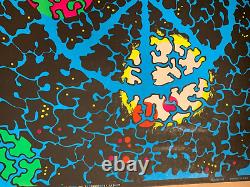 UNIVERSAL PEACE VINTAGE 1971 BLACKLIGHT HEADSHOP POSTER By WESPAC VISUAL W296