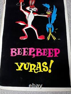 VINTAGE 1974 ROAD RUNNER WILE E COYOTE BEEP BEEP YURAS BLACK LIGHT FlockedPOSTER
