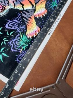 Velvet Poster Tiger Dragon Battle Death Blacklight Retro 1970s NEW NOS USA 35x23