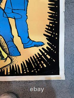 Vintage 1974 Bruce Lee Game of Death Black Light Poster Flocked 35 x 23 Rolled