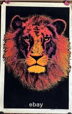 Vintage 1982 Noble Lion Black-Light POSTER #974 AA Graphics Funky Velvet B182