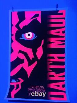 Vintage Flocked 1999 Star Wars episode I Darth Maul Blacklight Poster 22x 34 US