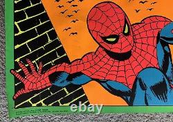 Vintage Spiderman Marvel Third Eye Black Light Poster 4016 Gil Kane Used Damage
