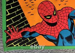 Vintage Spiderman Marvel Third Eye Black Light Poster 4016 Gil Kane Used Damage