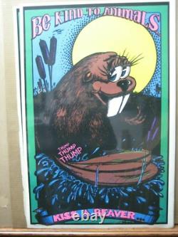 Vintage Velvet Black light Poster 1973 flocked Kiss a Beaver G6039