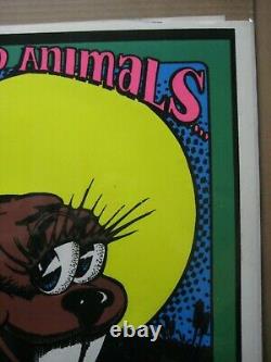Vintage Velvet Black light Poster 1973 flocked Kiss a Beaver G6039