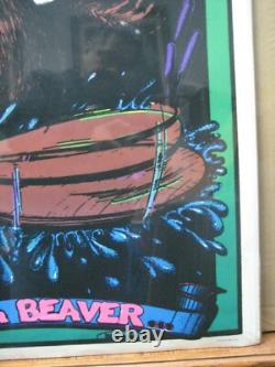 Vintage Velvet Black light Poster 1973 flocked Kiss a Beaver G6039